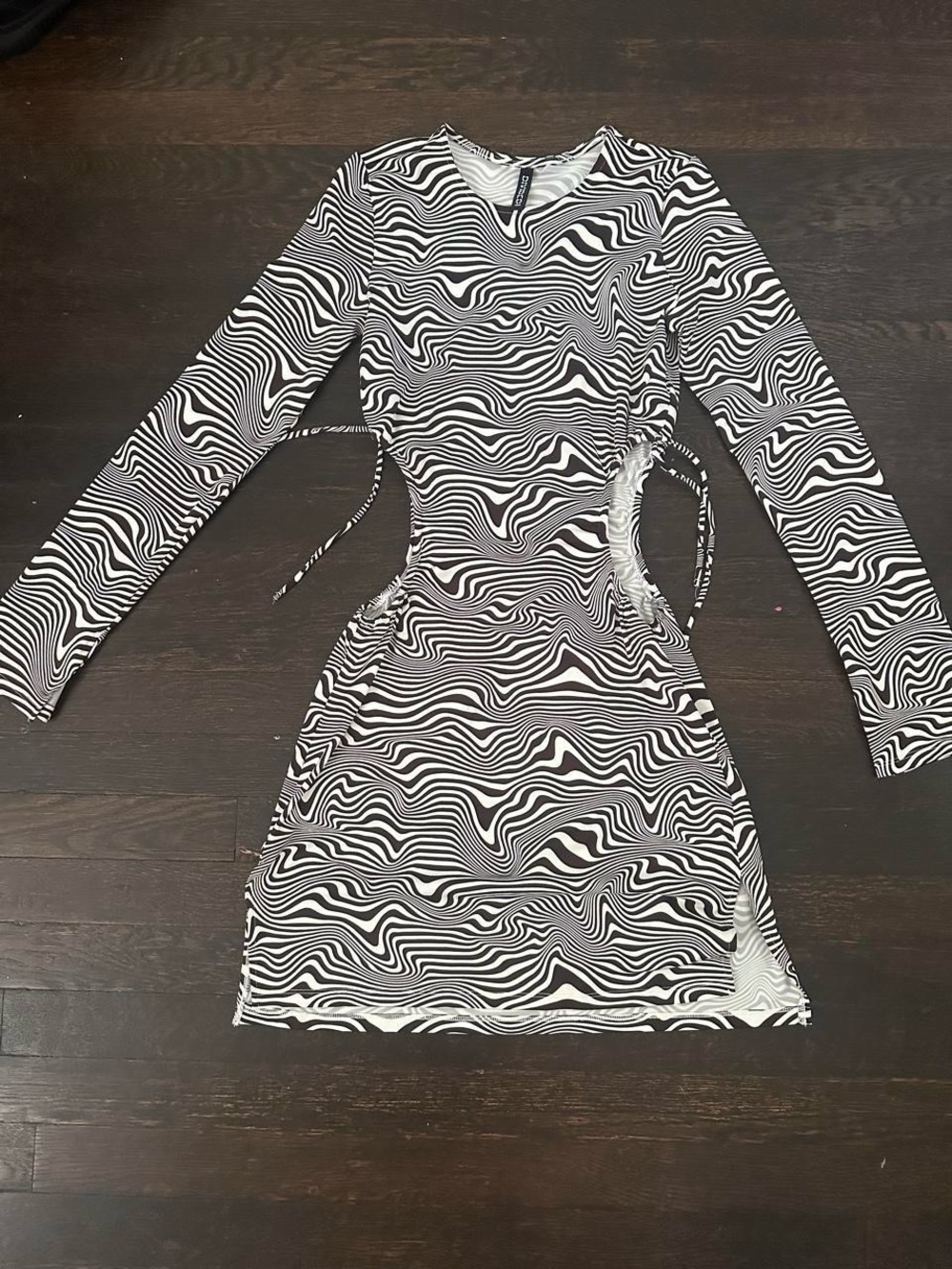 H&M Brown & White Wave-Print Minitower Dress